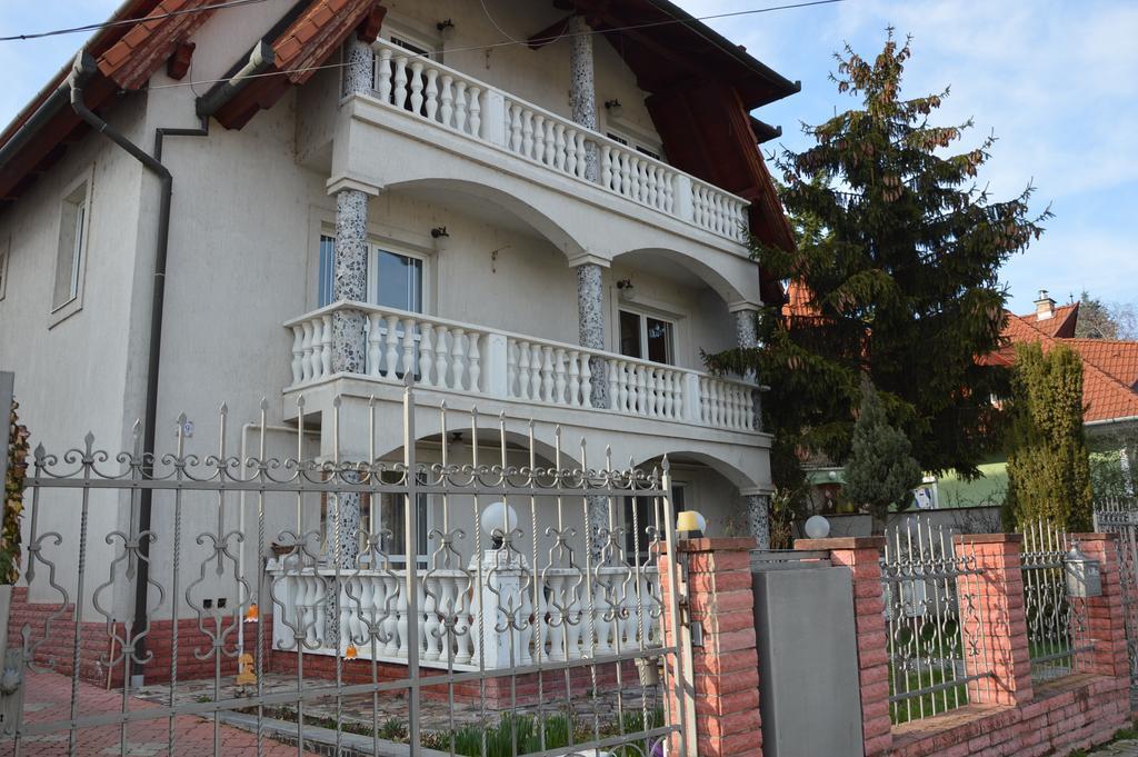 HévízKristaly Apartman住宿加早餐旅馆 外观 照片