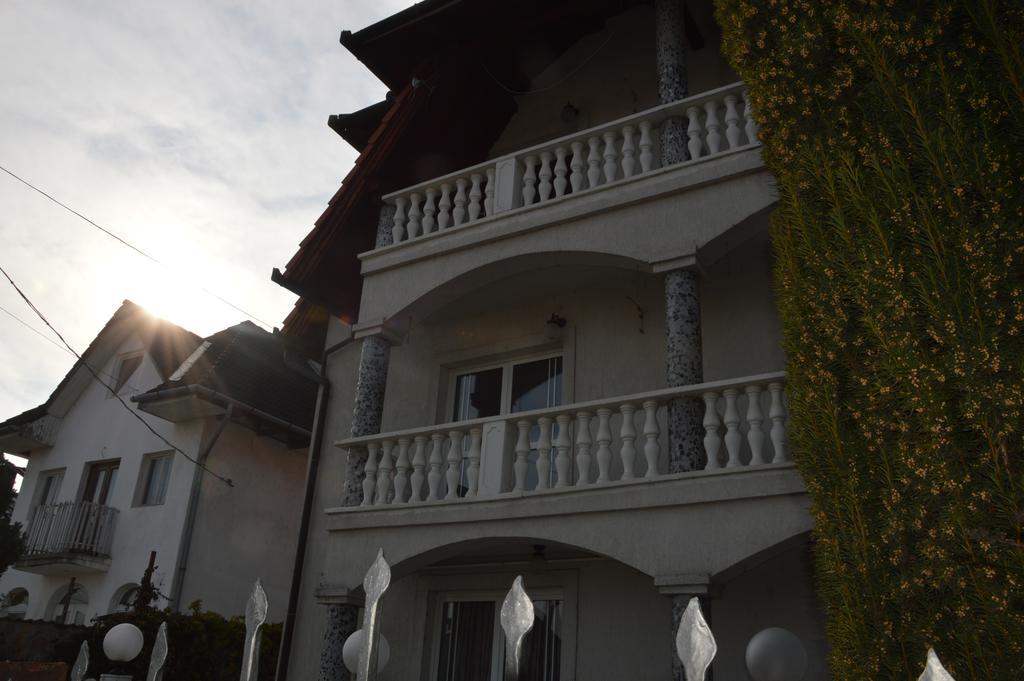 HévízKristaly Apartman住宿加早餐旅馆 外观 照片