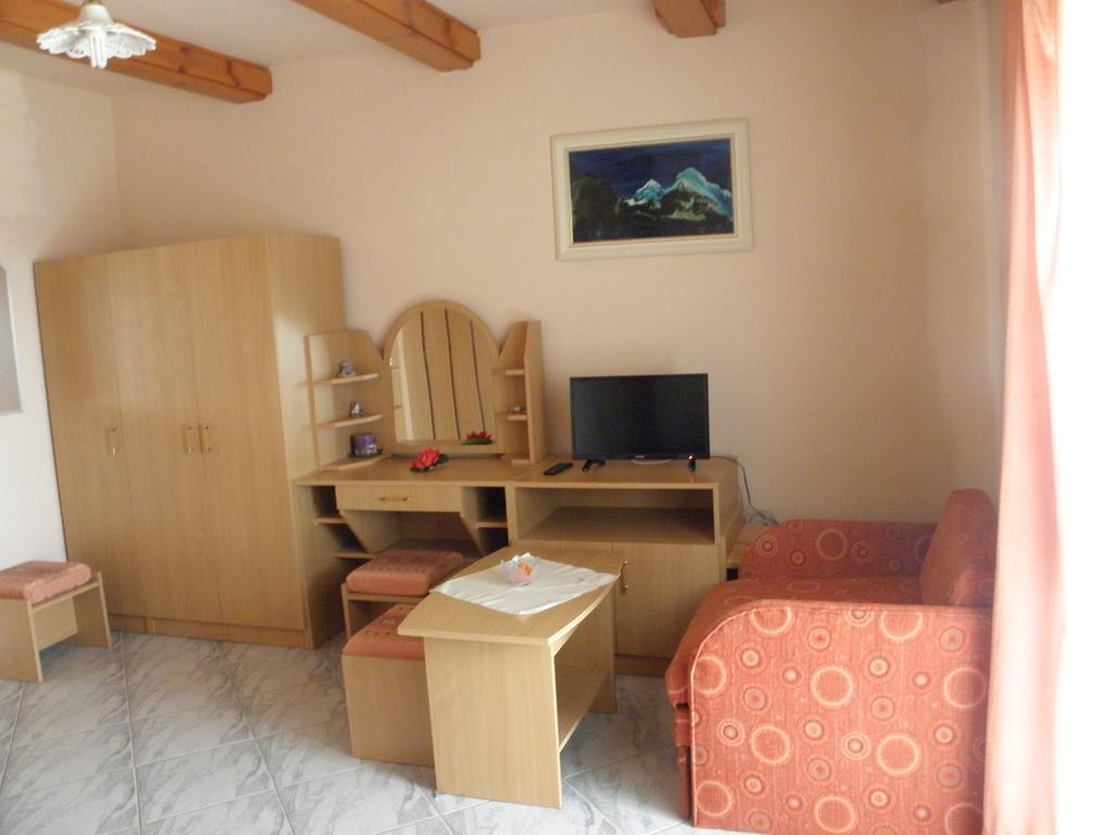 HévízKristaly Apartman住宿加早餐旅馆 外观 照片