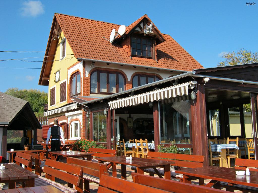 HévízKristaly Apartman住宿加早餐旅馆 外观 照片