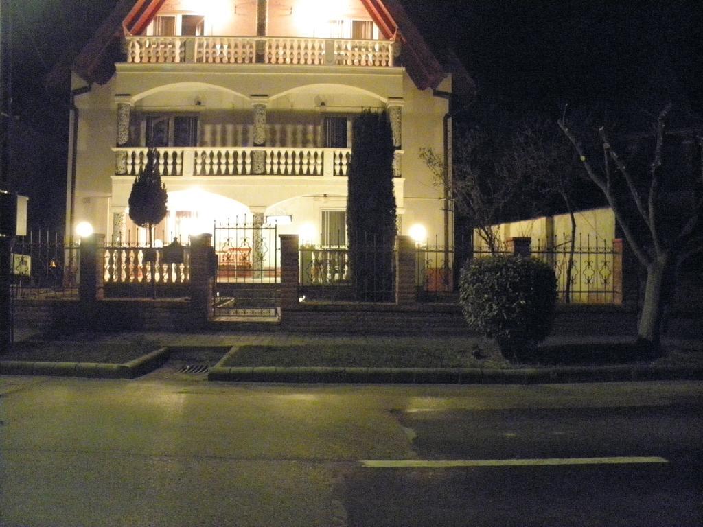 HévízKristaly Apartman住宿加早餐旅馆 外观 照片